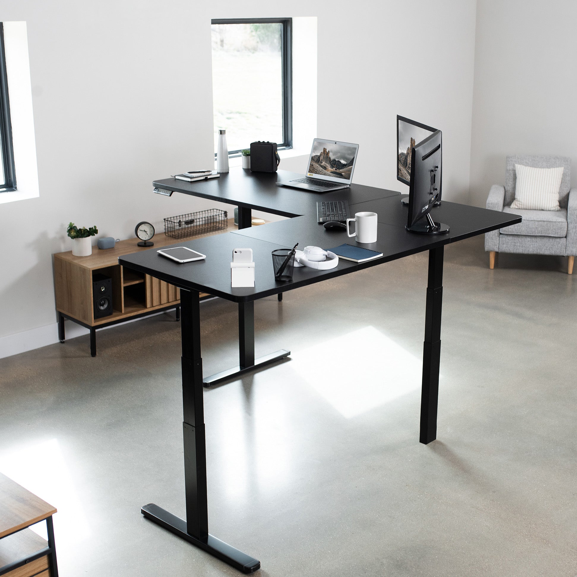 Sit or stand, 3-stage column, heavy-duty, L-shaped corner desk from VIVO.