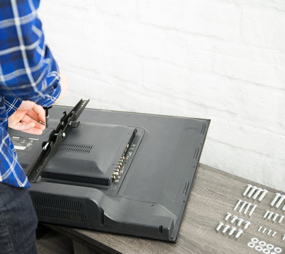 TV hardware kit makes for easier installation.