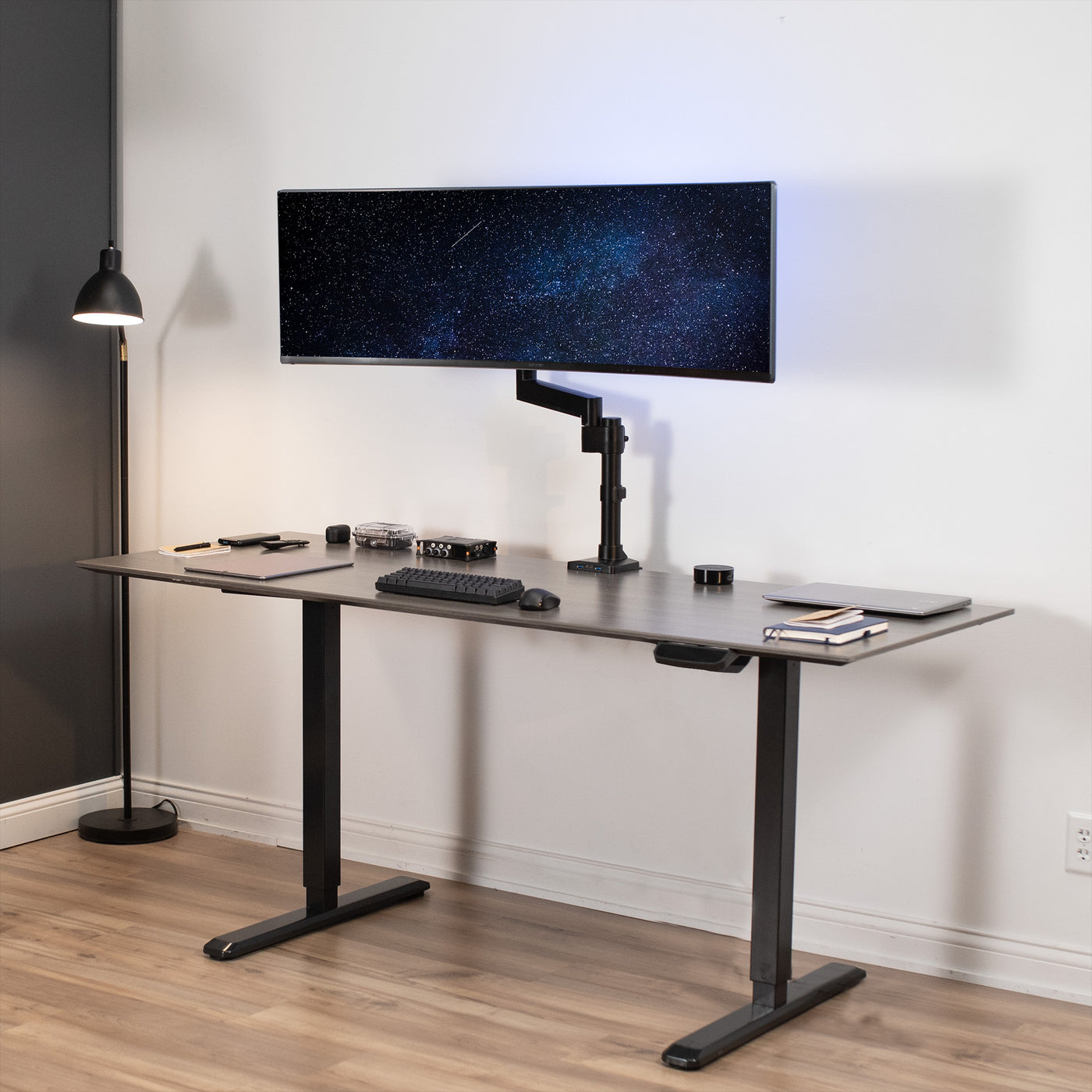 Pneumatic Arm Single Ultrawide Monitor Desk Mount with USB